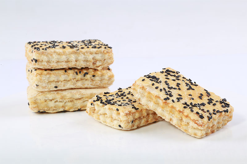 Black sesame seeds with xylitol